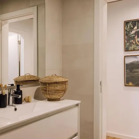 Apartment Medan - 1 Bedroom And Parking In Santo Antonio Lisbon